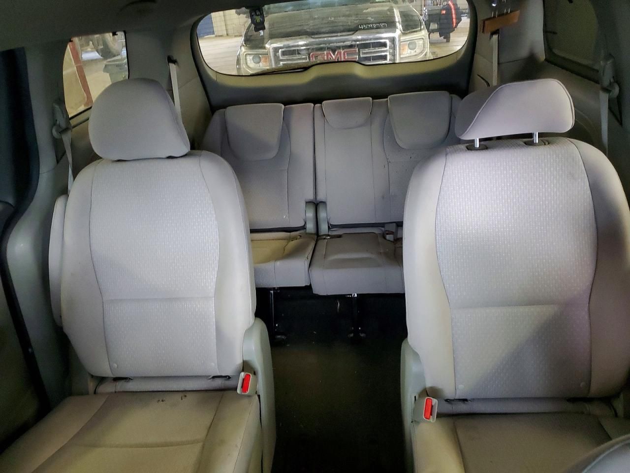 2016 KIA Sedona lx
