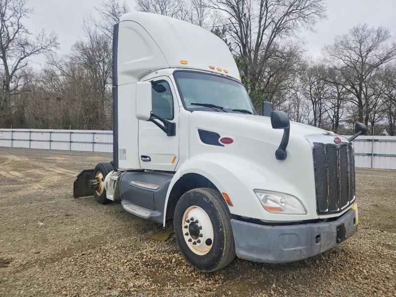 2017 Peterbilt 579