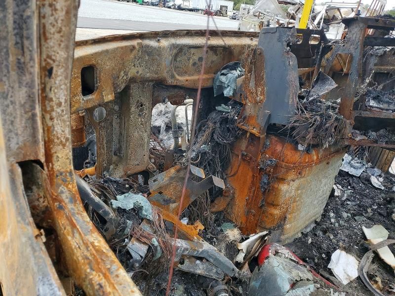 2015 Mack CXU613 Semi Truck