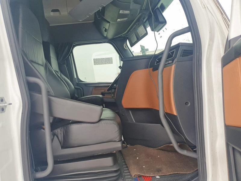 2023 Freightliner Cascadia 126 Semi Truck