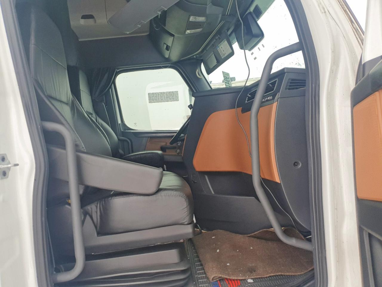 2023 Freightliner Cascadia 126 Semi Truck