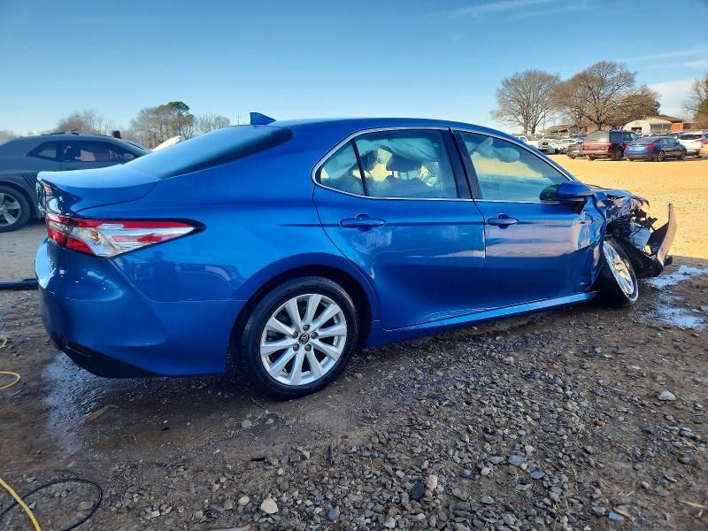 2020 Toyota Camry le