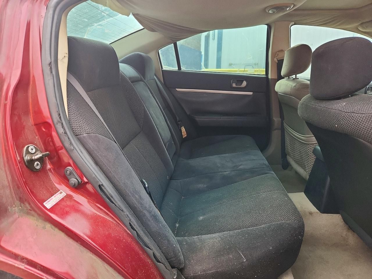 2004 Mitsubishi Galant es Medium