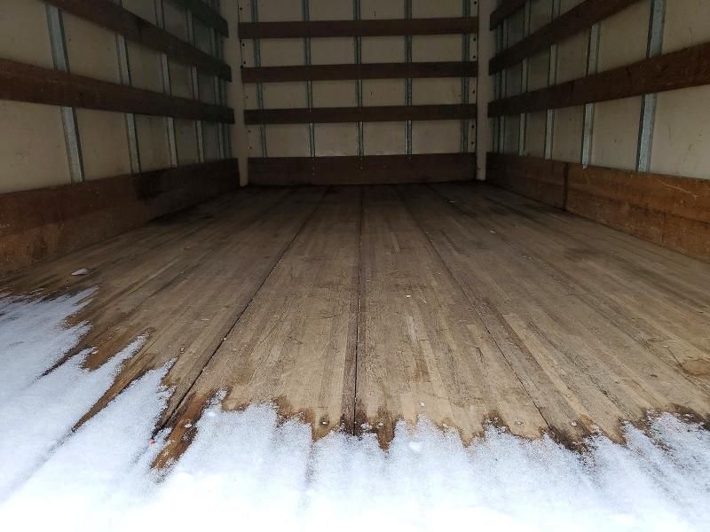 2016 Isuzu Npr hd box Truck