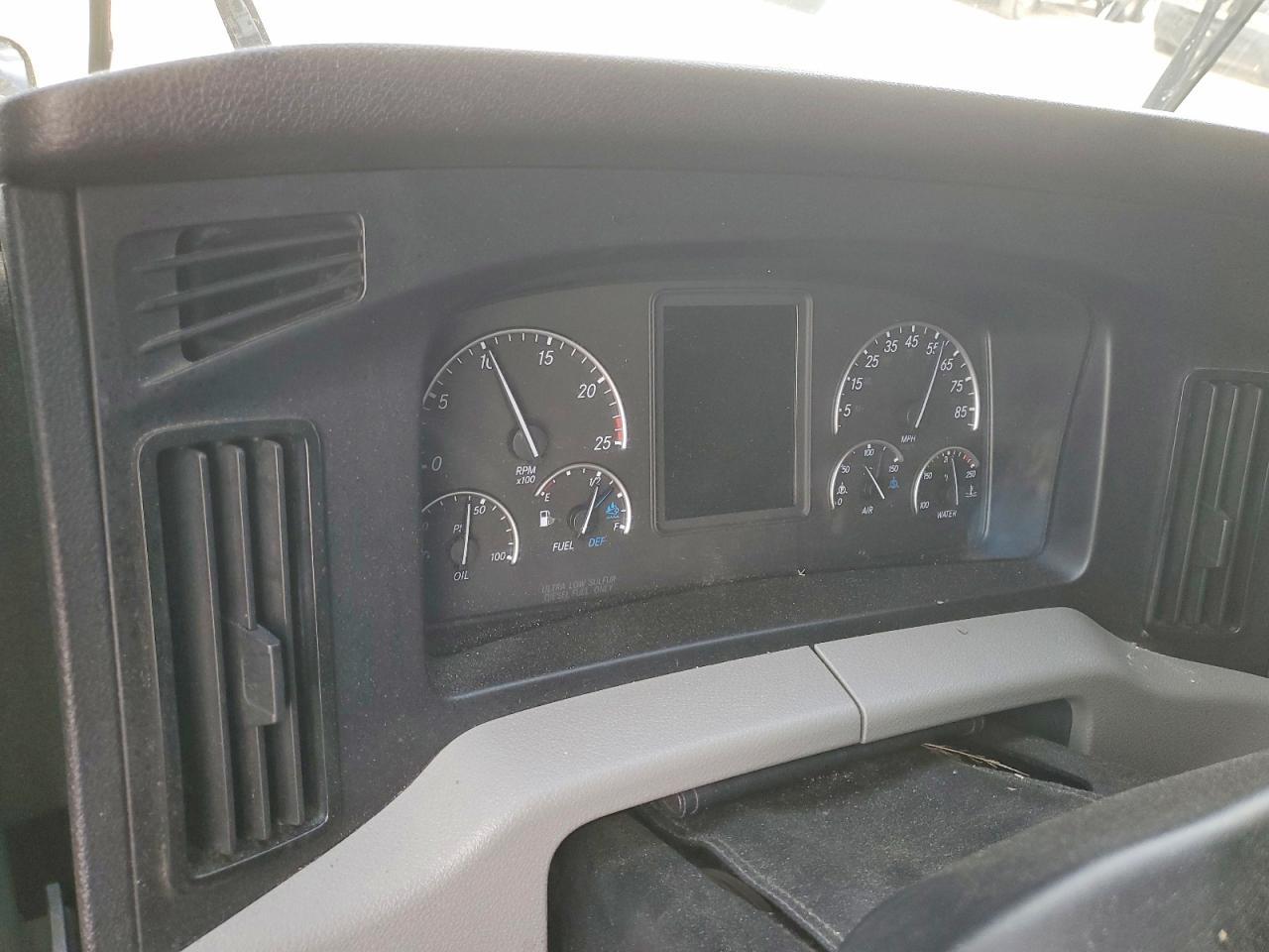 2020 Freigliner 2020 Freightliner Cascadia 126 Semi Truck