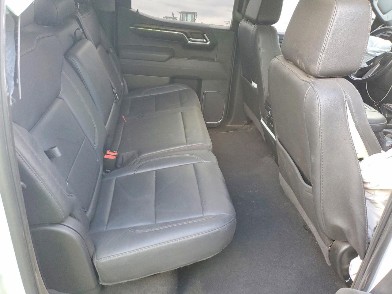 2022 GMC Sierra K1500 slt