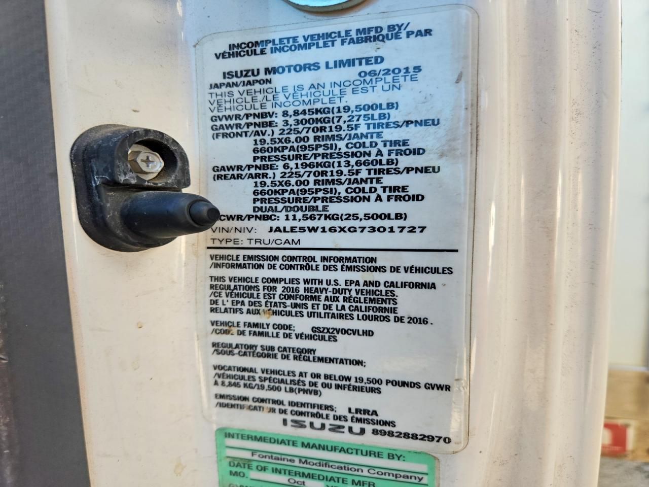 2016 Isuzu NRR BOX Truck