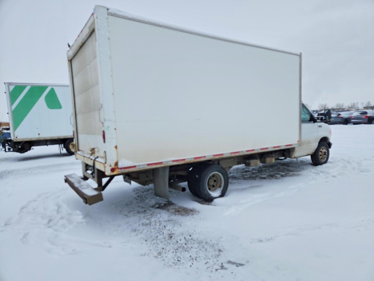 2004 Ford Econoline E450 Super Duty Cutaway Van