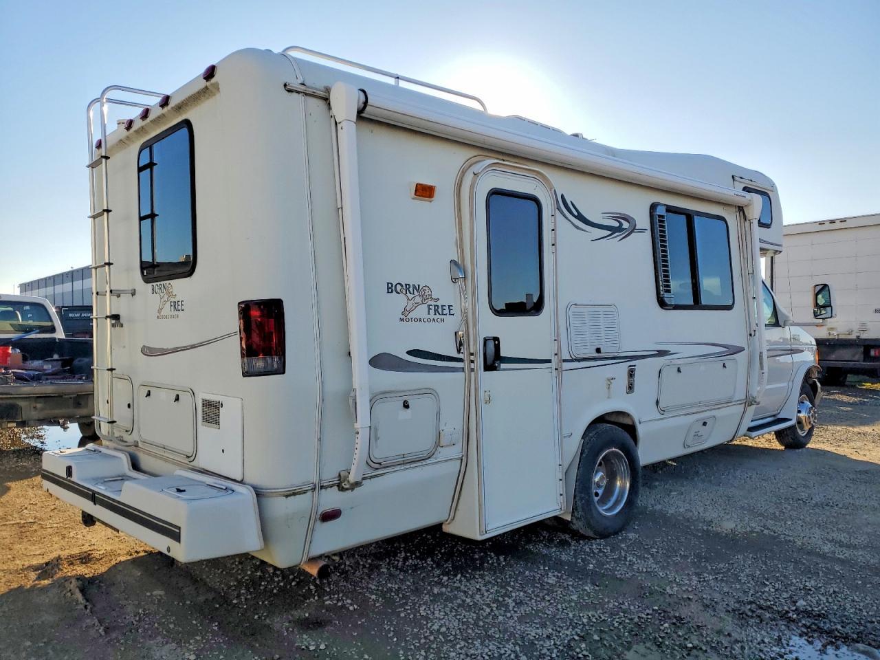 2004 Ford Econoline E450 Super Duty Cutaway Van