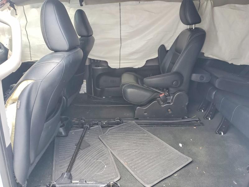 2015 Toyota Sienna Sport