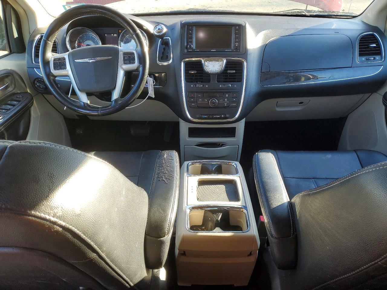 2014 Chrysler Town & Country Touring