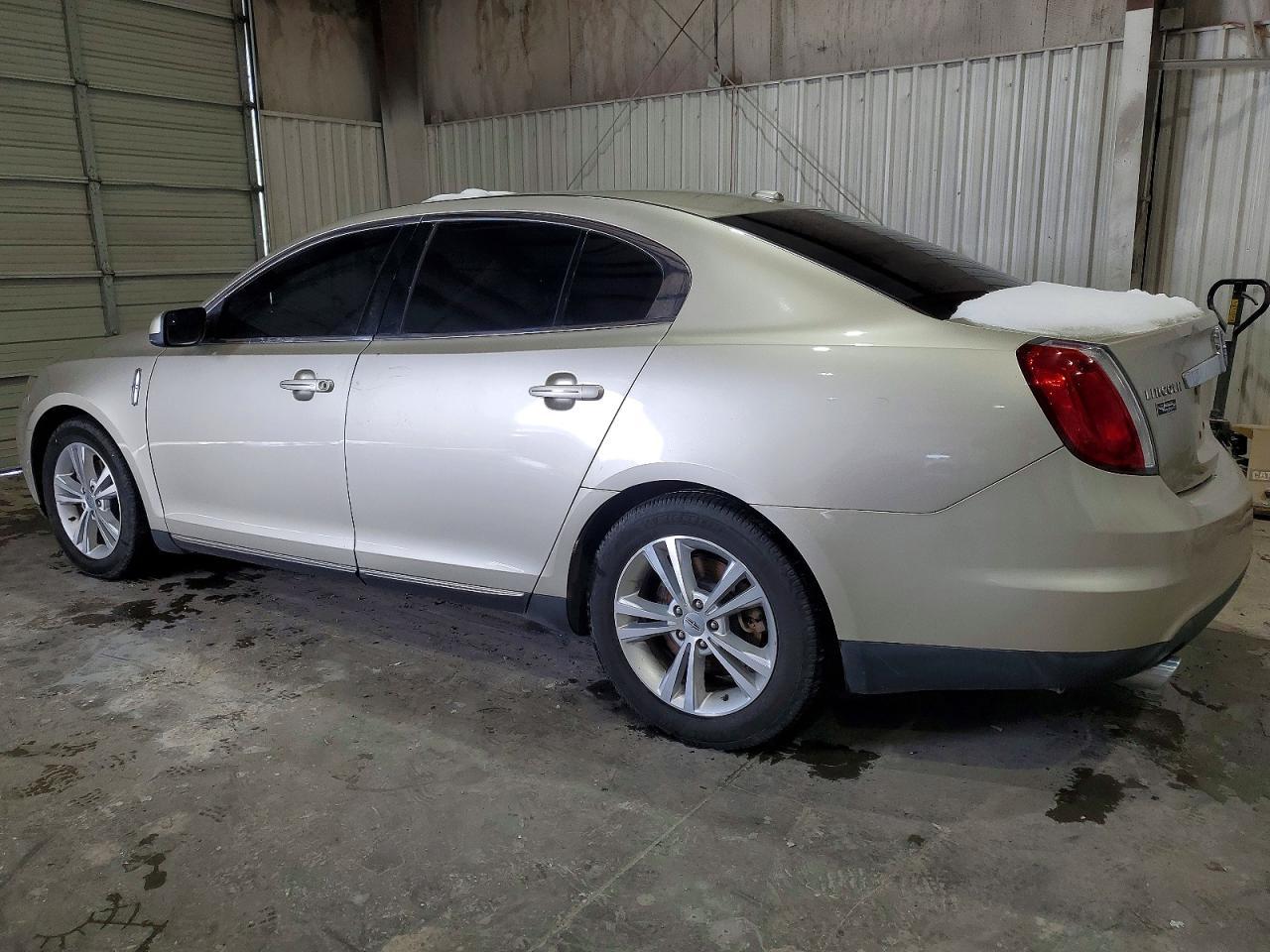 2010 Lincoln Townhouse MKS