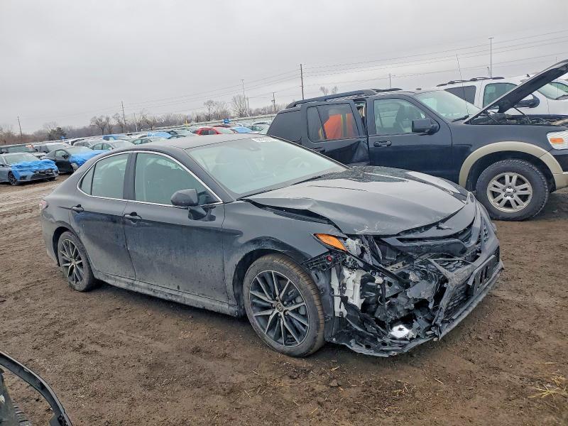 2021 Toyota Camry se