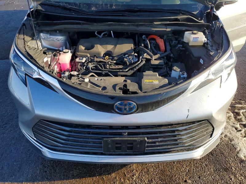 2023 Toyota Sienna Limited