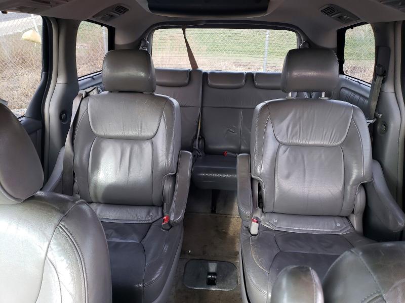 2005 Toyota Sienna xle