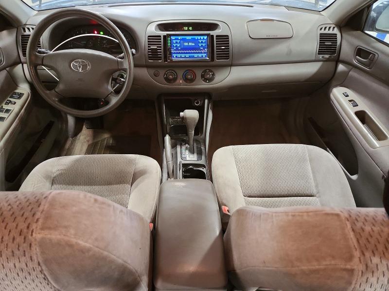 2004 Toyota Camry le