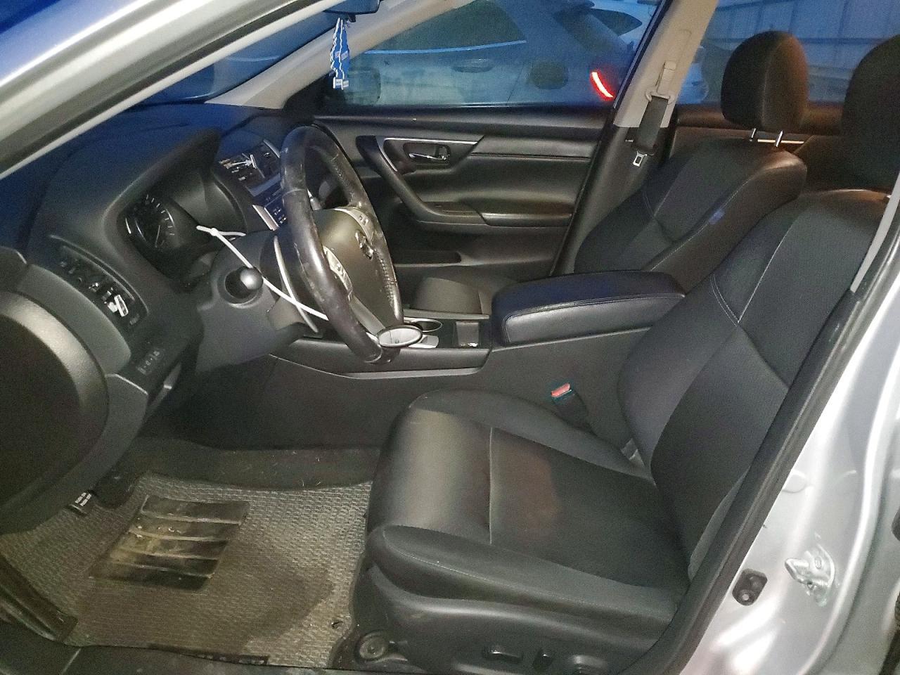 2016 Niss Altima