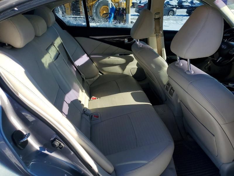 2015 Infiniti Q50 Base