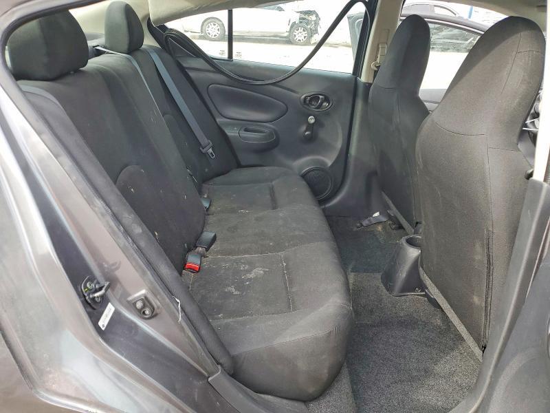 2016 Nissan Versa s