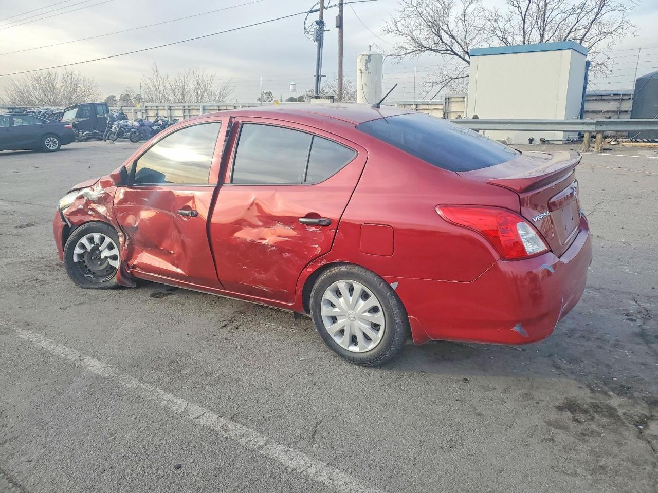 2016 Niss Versa s