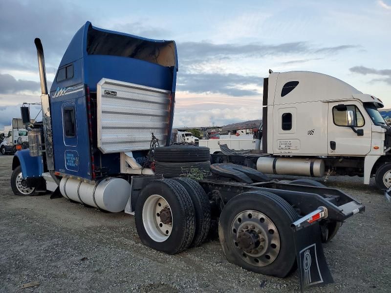 1999 Kenworth Construction W900