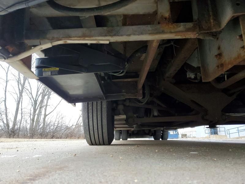 2005 Mand 2005 Freightliner Chassis x Line Motor Home