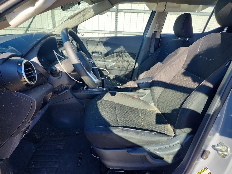 2021 Nissan Kicks sv