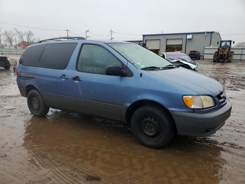 2002 Toyota Sienna le