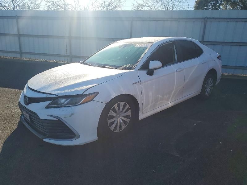 2021 Toyota Camry le