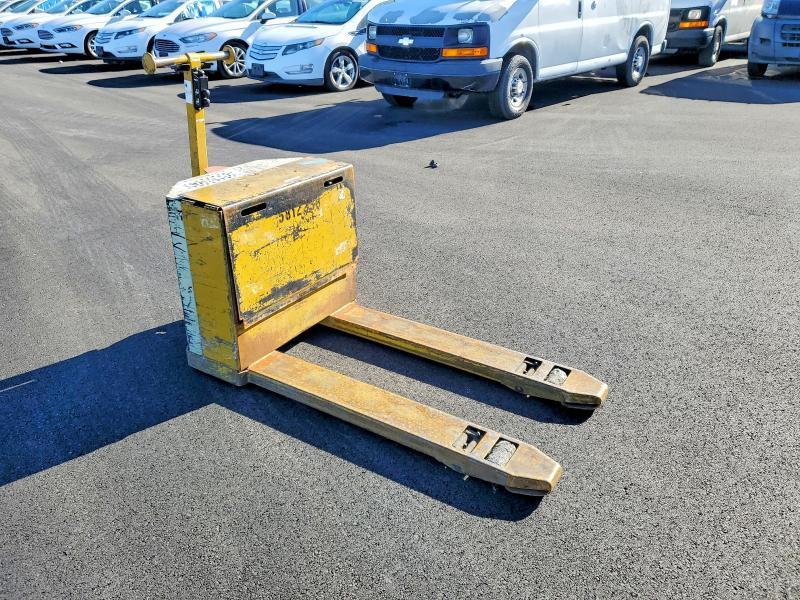 1999 Yale Pallet Jack