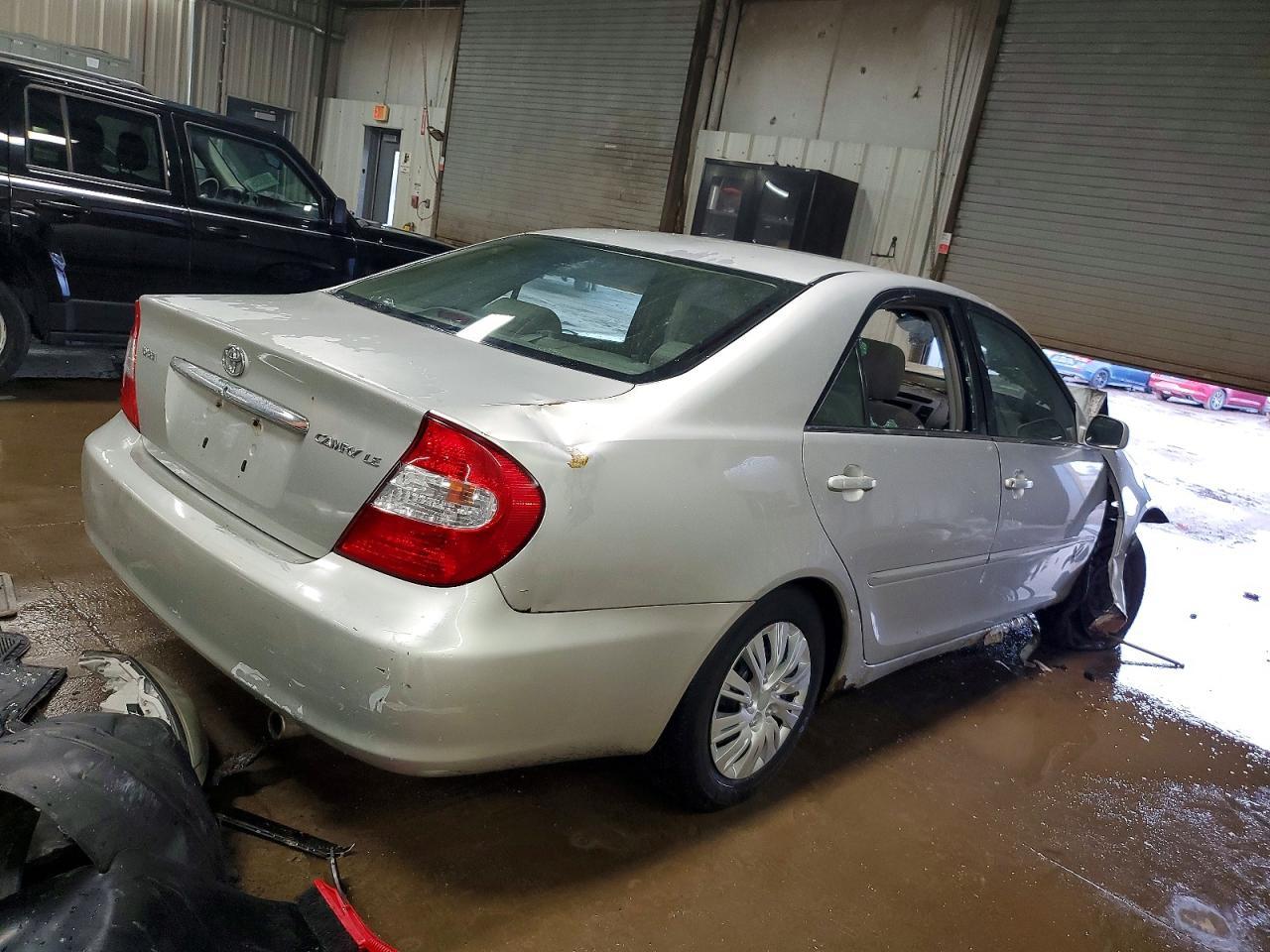 2003 Toyota Camry le