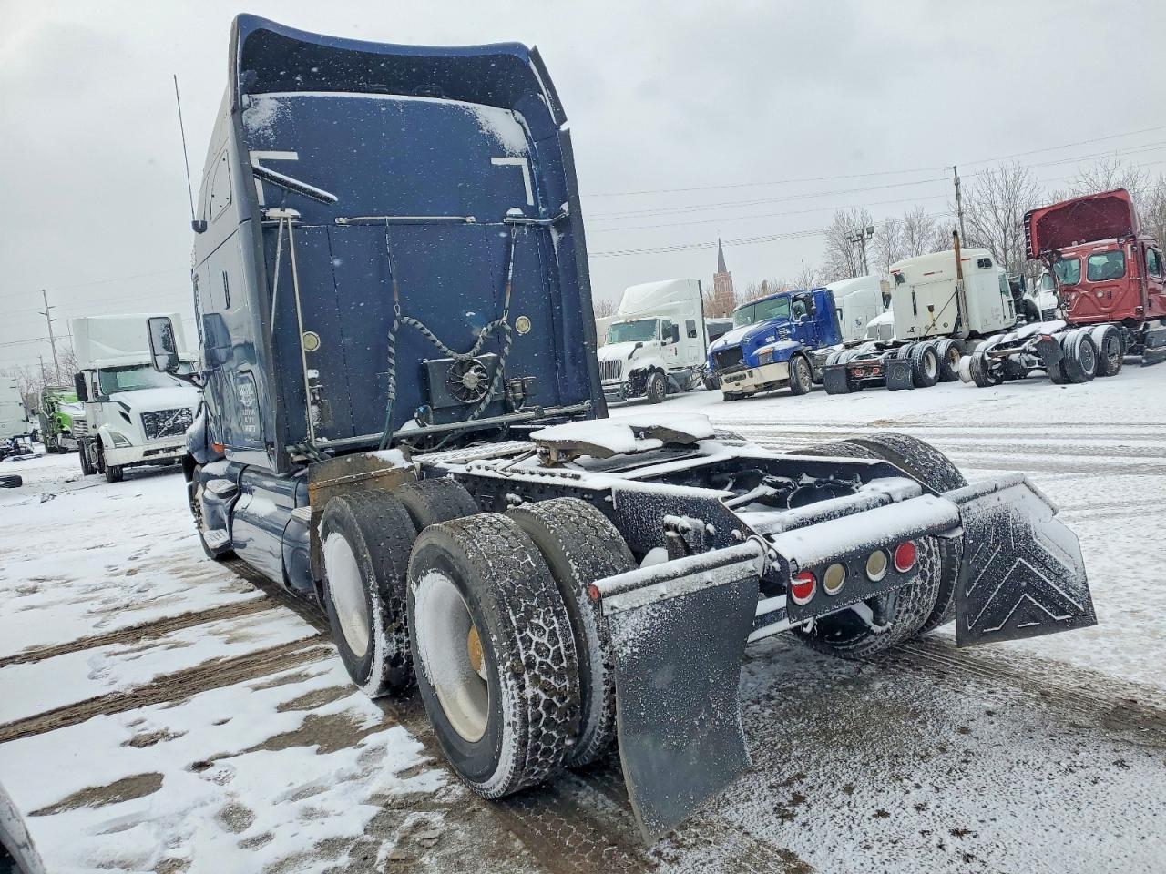2009 Kenworth T2000 Semi Truck
