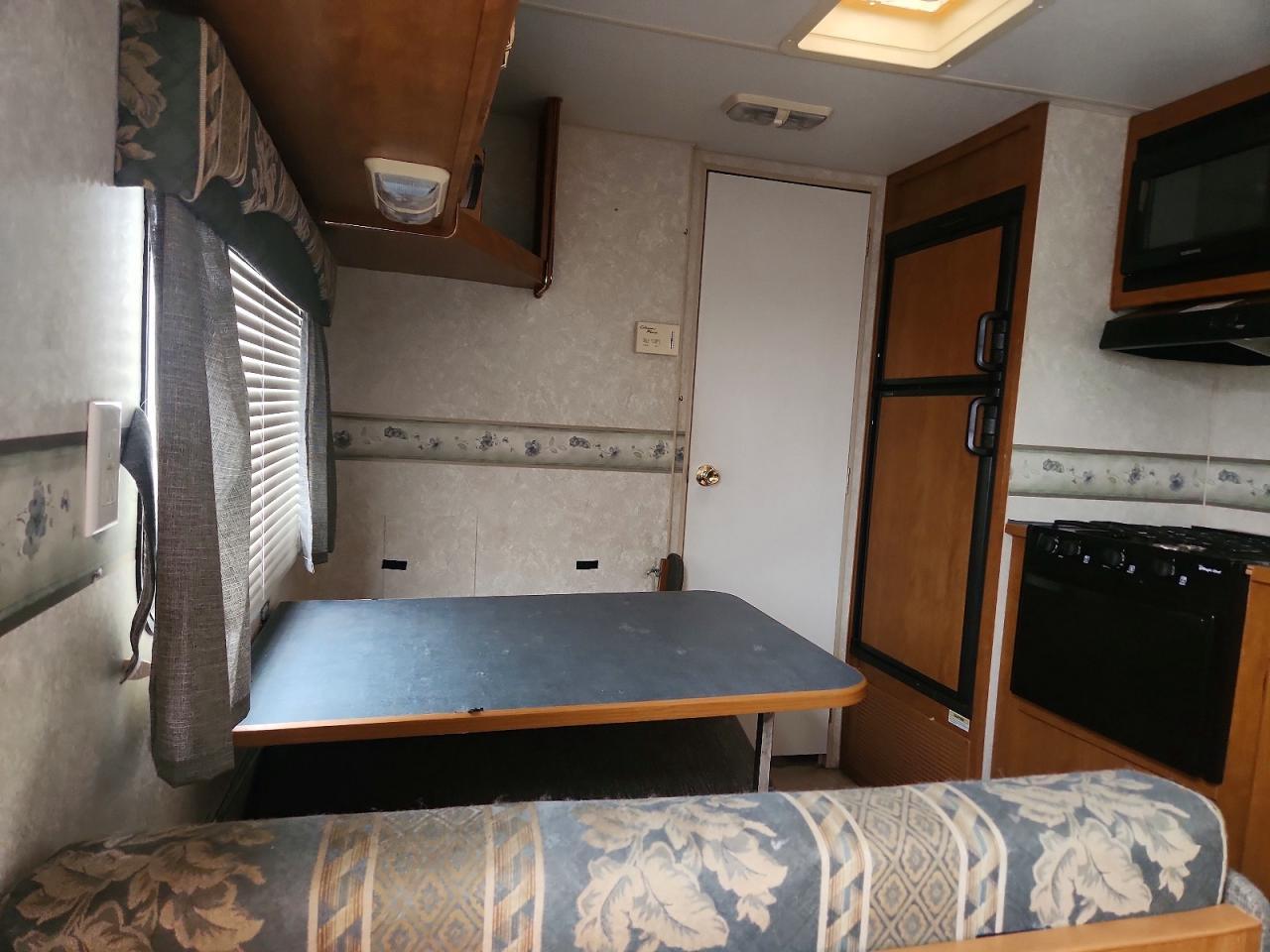 2004 Fleetwood Prowler 25J