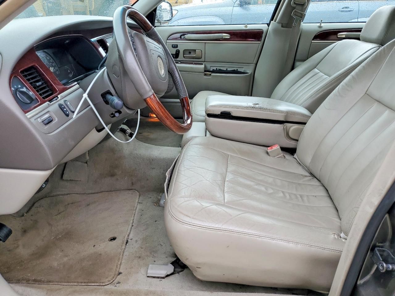 2003 Lincoln Town car Signature