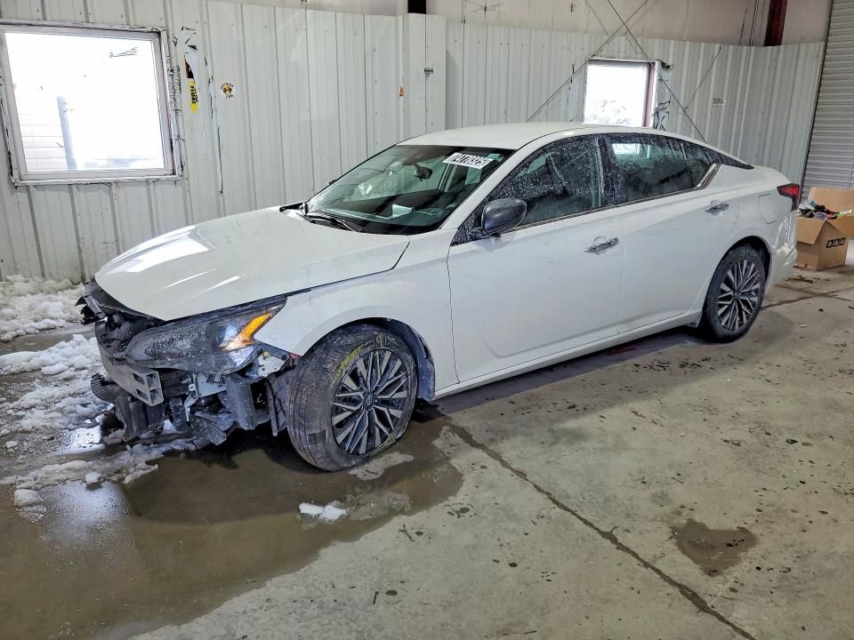 2024 Nissan Altima sv