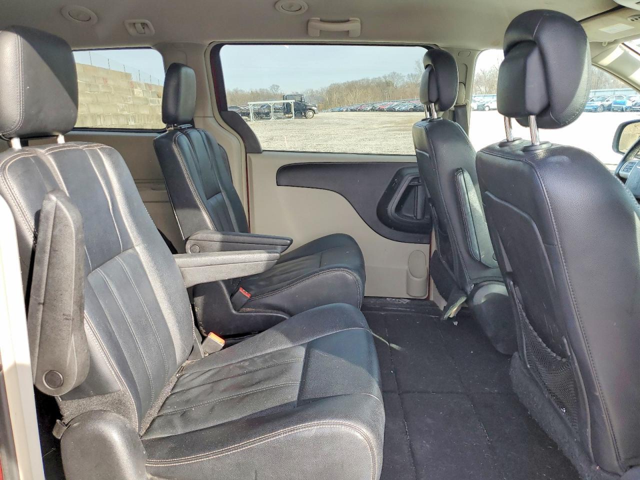 2016 Chrysler Town & Country Touring