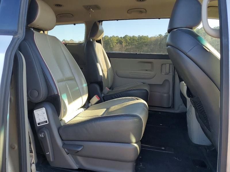 2017 KIA Sedona lx