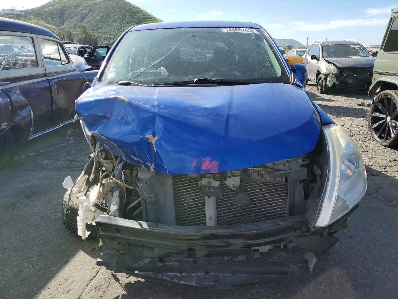 2011 Nissan Versa s