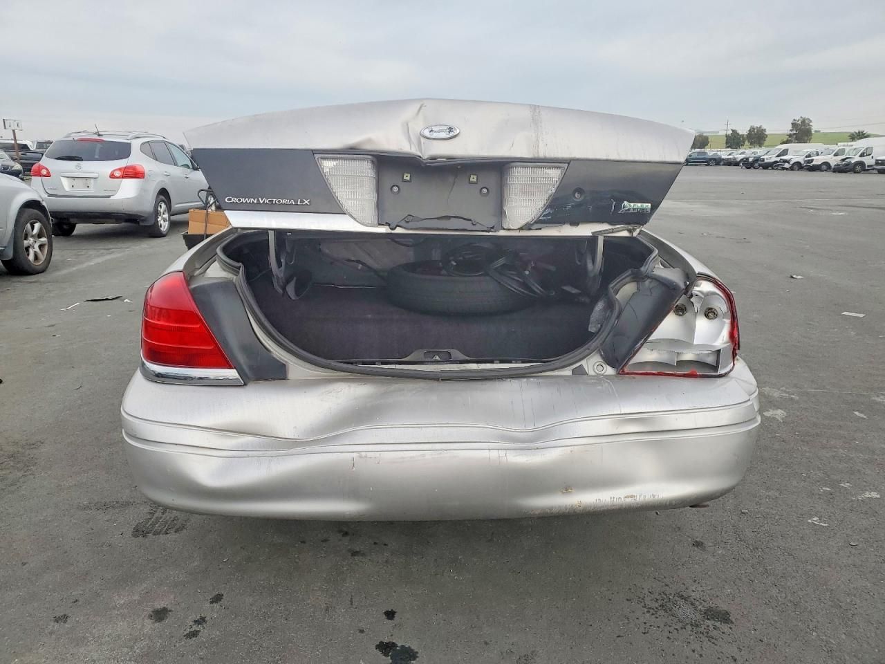 2011 Ford Crown Victoria lx