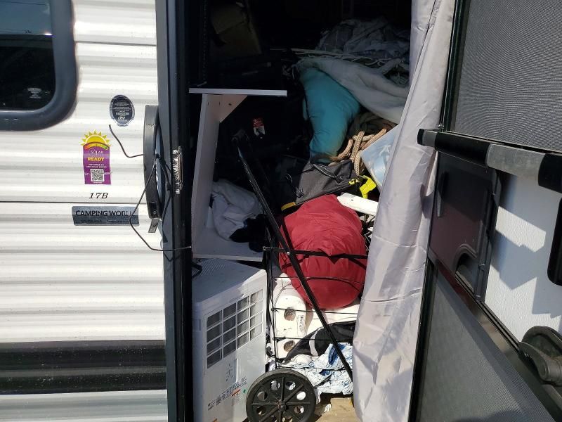 2025 Coleman 17b Travel Trailer