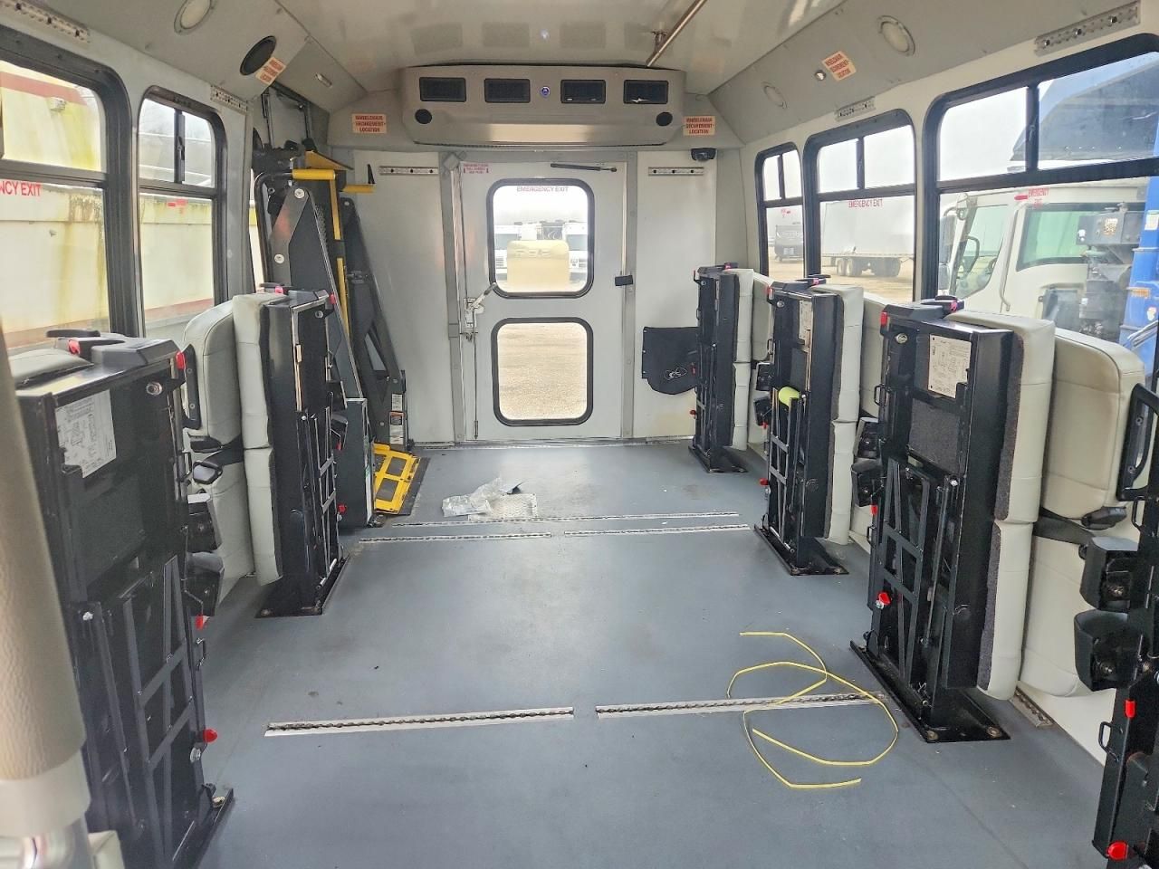 2018 Ford Econoline E450 Super Duty Cutaway Van