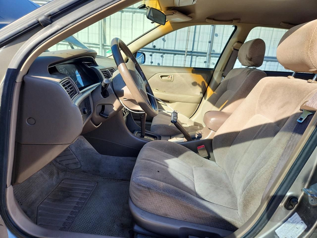 2000 Toyota Camry le