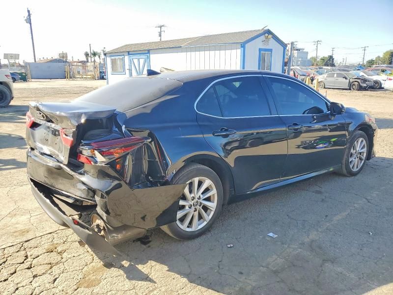 2022 Toyota Camry le