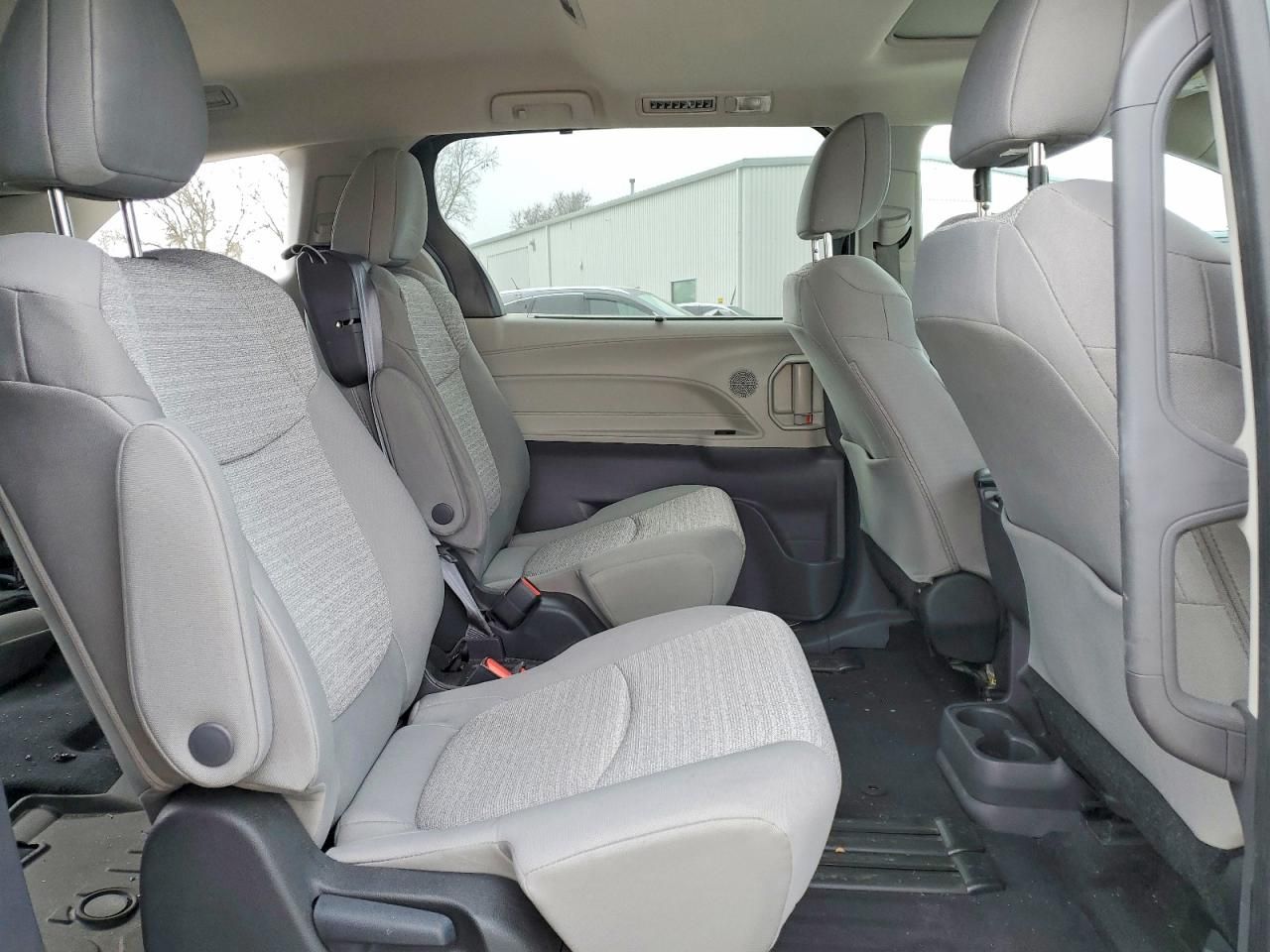 2022 Toyota Sienna le