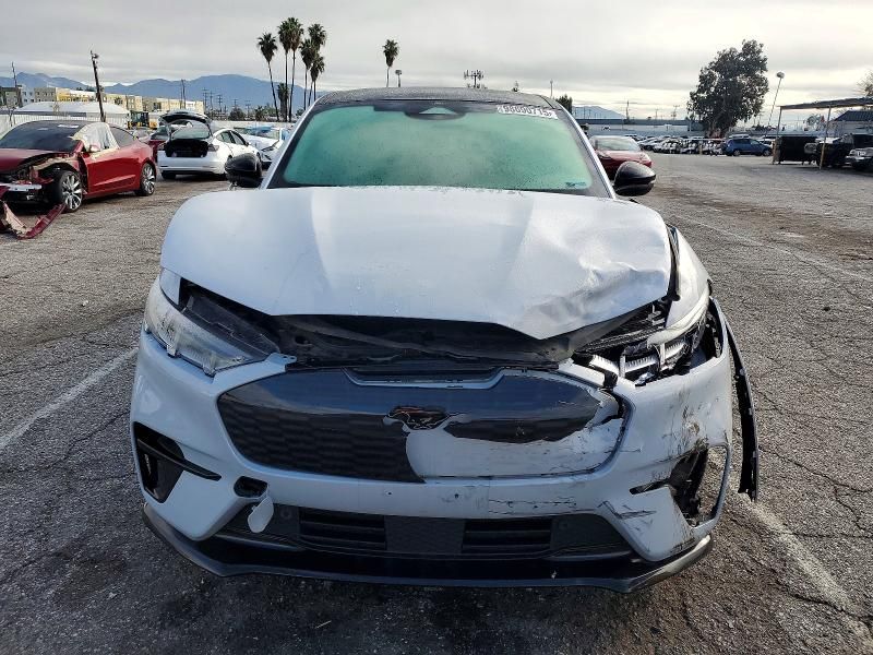 2022 Ford Mustang Mach-e gt