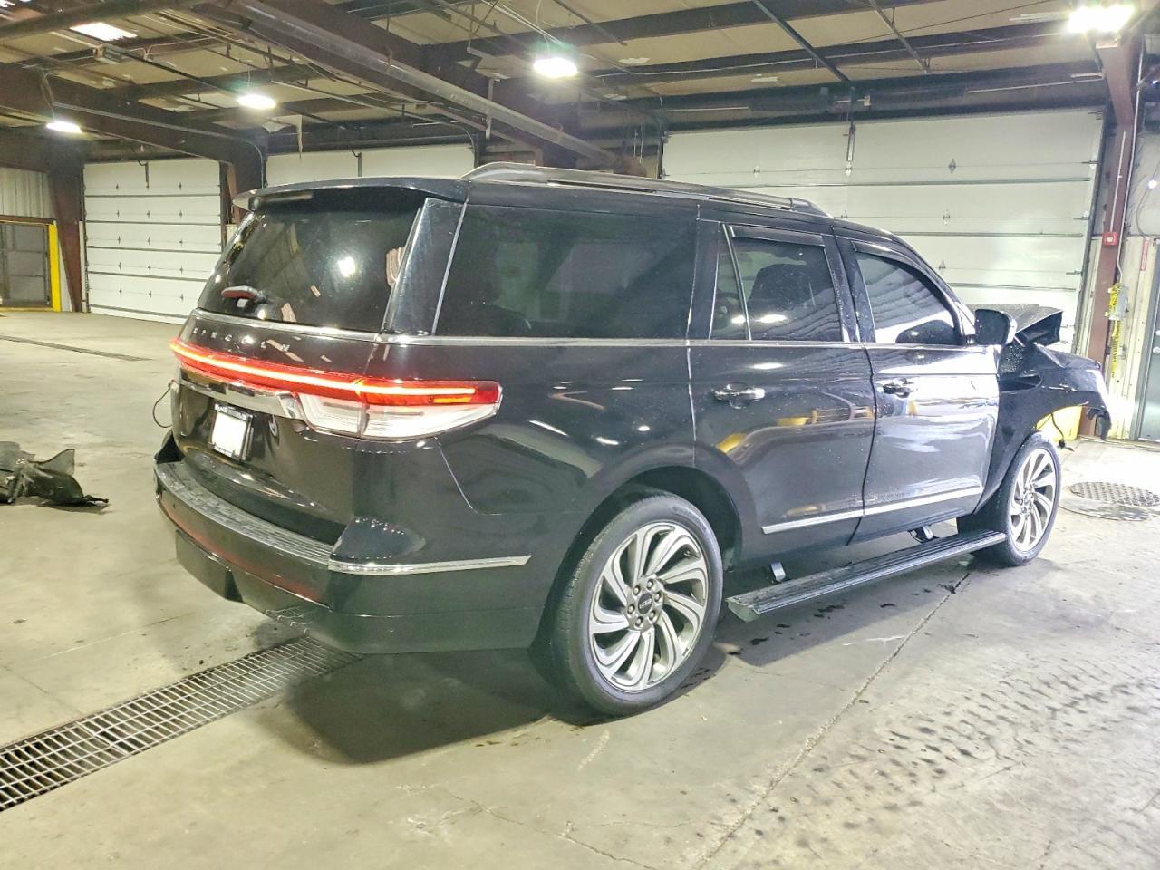 2023 Lincoln Townhouse Navigator