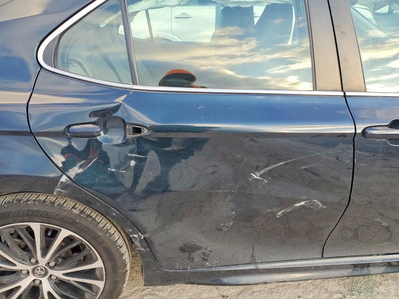 2020 Toyota Camry se