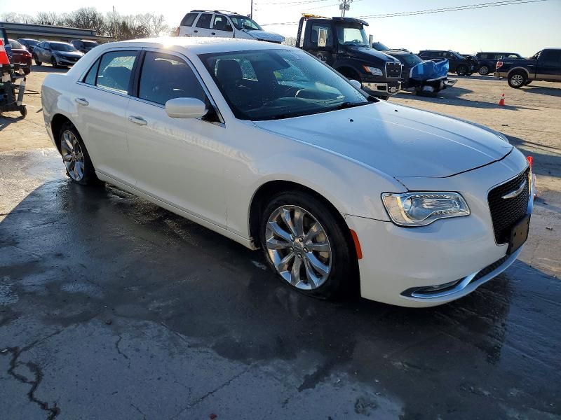 2016 Chrysler 300 Limited