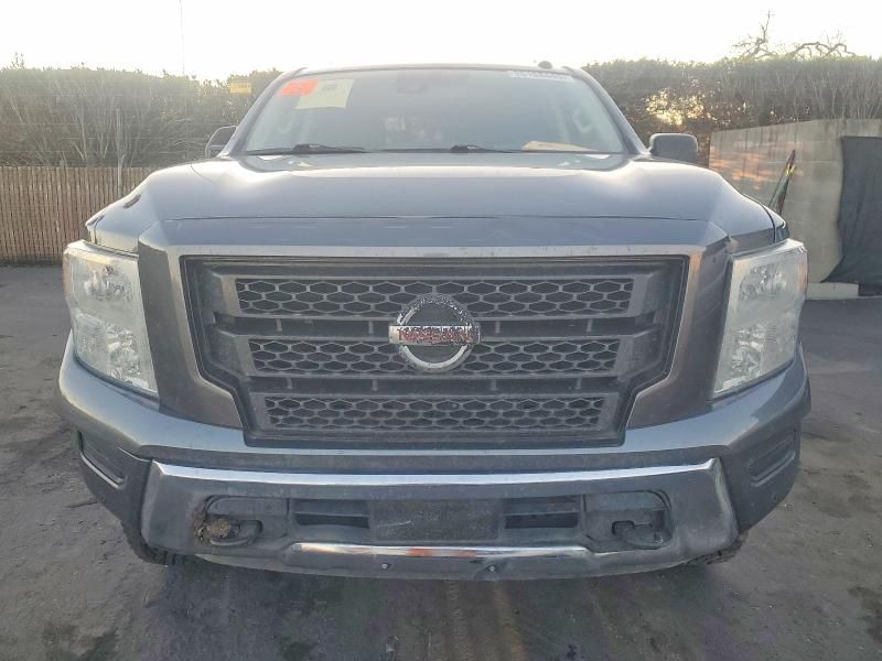 2021 Nissan Titan sv