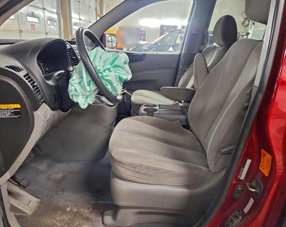 2008 Hyundai Entourage gls